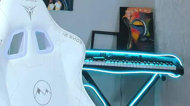 Snapshot of 4ever_dude chatting on 20, 2, 2025 4ever dude online show from 20, 2, 2025