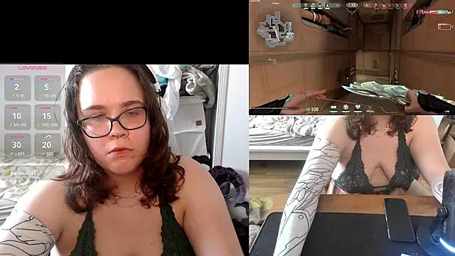 Snapshot of playvalorantwithmenow chatting on 2, 7, 2026 playvalorantwithmenow online show from 2, 7, 2026