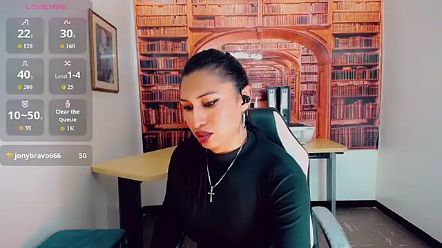 Snapshot of khiara_moretti chatting on 28, 12, 2024 khiara moretti online show from 28, 12, 2024