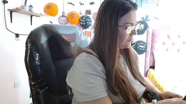 MsJossie online show from 23, 10, 2025