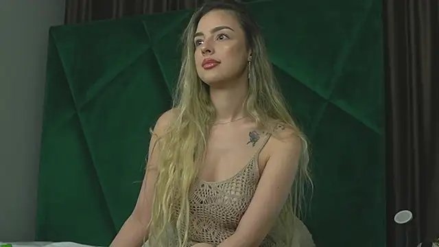 Snapshot of ScarletColes chatting on 20, 10, 2025 ScarletColes online show from 20, 10, 2025