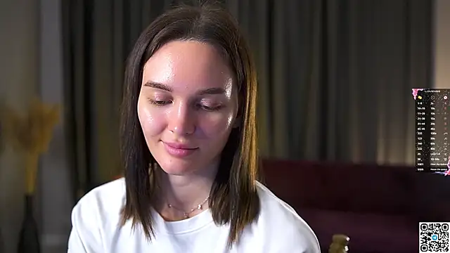 Snapshot of AnneKlint chatting on 4, 1, 2025 AnneKlint online show from 4, 1, 2025