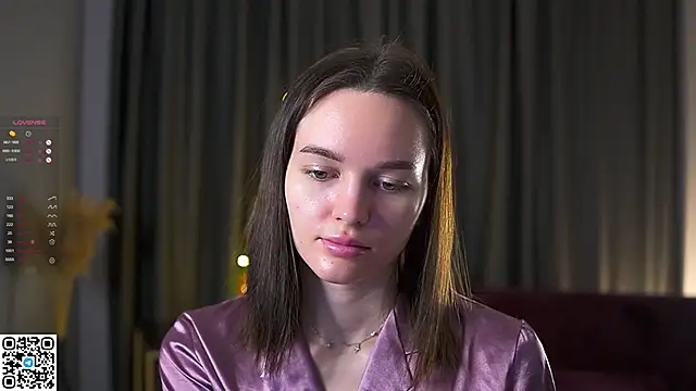 Snapshot of AnneKlint chatting on 5, 1, 2025 AnneKlint online show from 5, 1, 2025