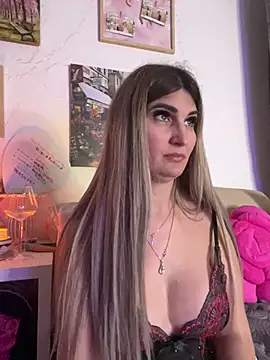 EvelynFrances online show from 19, 2, 2025