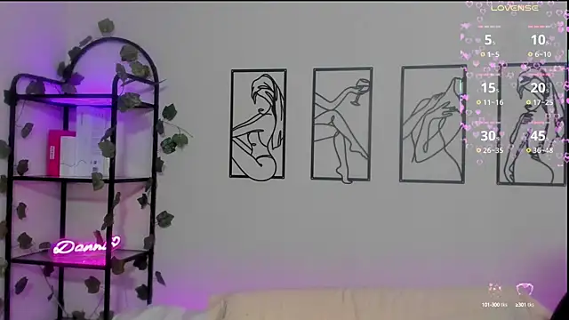 Megan Rodrigo online show from 17, 3, 2025