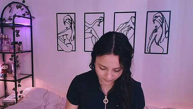 Megan Rodrigo online show from 17, 10, 2025