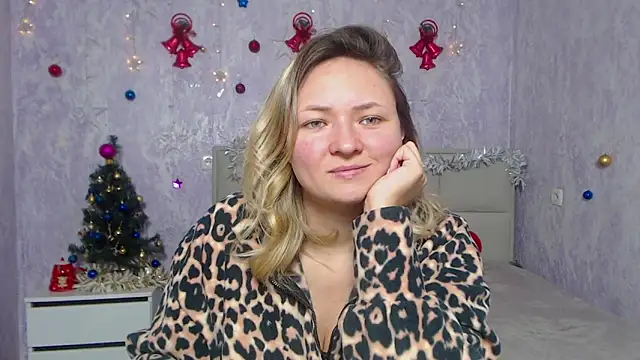Snapshot of SallyVerda chatting on 3, 1, 2025 SallyVerda online show from 3, 1, 2025