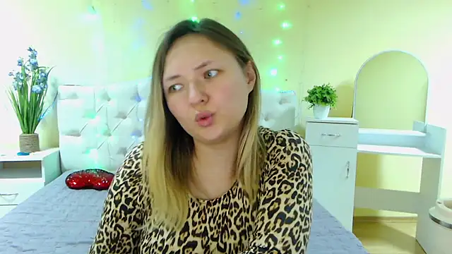 Snapshot of SallyVerda chatting on 6, 2, 2025 SallyVerda online show from 6, 2, 2025