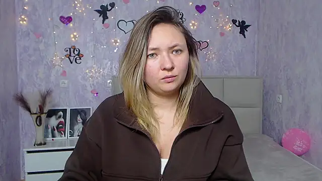 Snapshot of SallyVerda chatting on 6, 2, 2025 SallyVerda online show from 6, 2, 2025