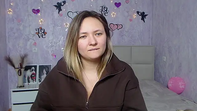 Snapshot of SallyVerda chatting on 7, 2, 2025 SallyVerda online show from 7, 2, 2025
