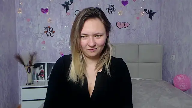 Snapshot of SallyVerda chatting on 8, 2, 2025 SallyVerda online show from 8, 2, 2025