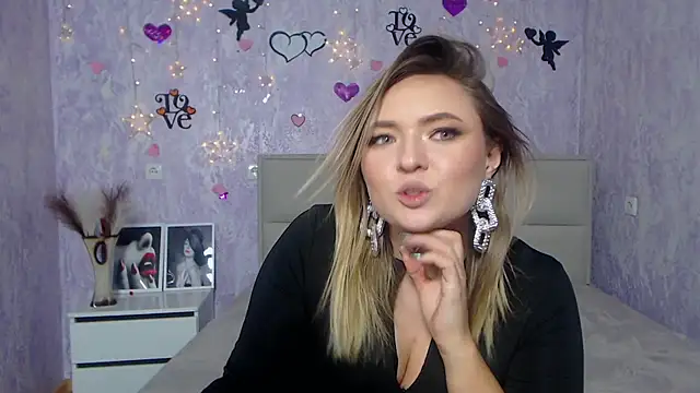 Snapshot of SallyVerda chatting on 9, 2, 2025 SallyVerda online show from 9, 2, 2025
