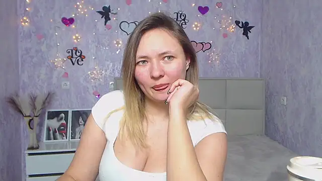 Snapshot of SallyVerda chatting on 13, 2, 2025 SallyVerda online show from 13, 2, 2025