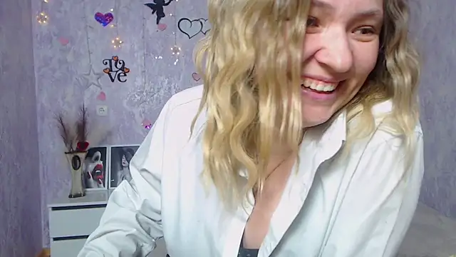 Snapshot of SallyVerda chatting on 27, 2, 2025 SallyVerda online show from 27, 2, 2025