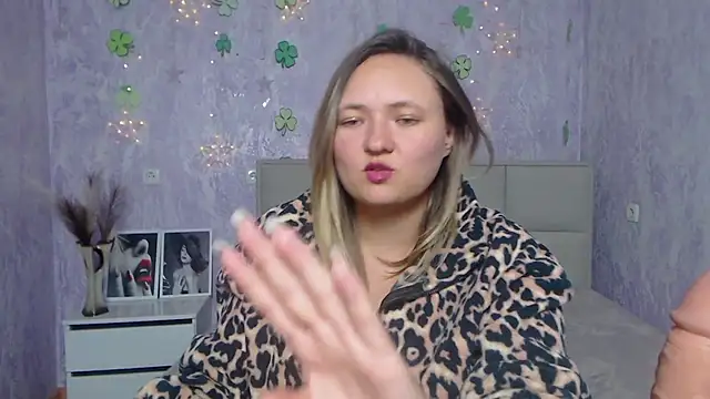 Snapshot of SallyVerda chatting on 21, 3, 2025 SallyVerda online show from 21, 3, 2025