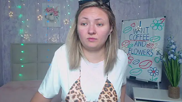 Snapshot of SallyVerda chatting on 13, 9, 2025 SallyVerda online show from 13, 9, 2025