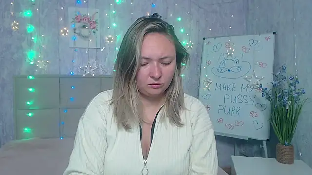 Snapshot of SallyVerda chatting on 5, 10, 2025 SallyVerda online show from 5, 10, 2025