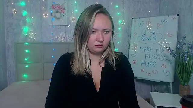 Snapshot of SallyVerda chatting on 7, 10, 2025 SallyVerda online show from 7, 10, 2025