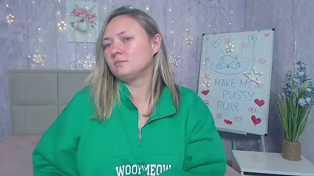 Snapshot of SallyVerda chatting on 13, 10, 2025 SallyVerda online show from 13, 10, 2025