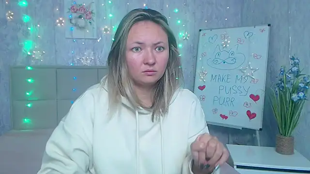 Snapshot of SallyVerda chatting on 14, 10, 2025 SallyVerda online show from 14, 10, 2025