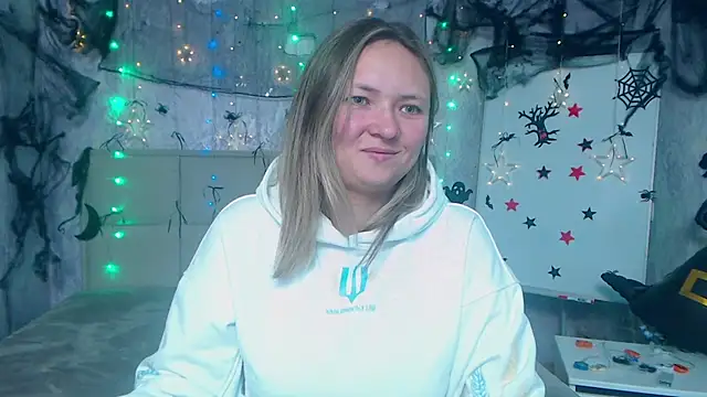 Snapshot of SallyVerda chatting on 21, 10, 2025 SallyVerda online show from 21, 10, 2025