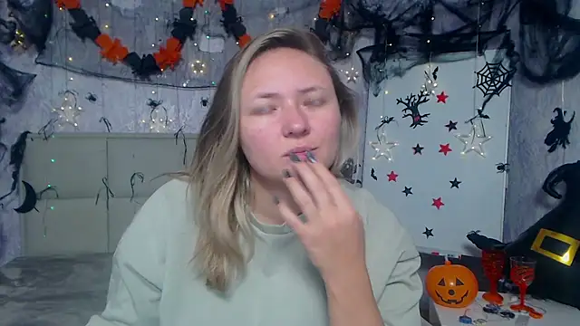 SallyVerda online show from 24, 10, 2025