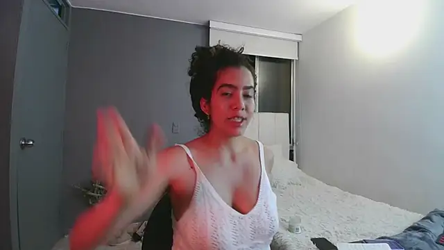 Snapshot of arteverena chatting on 8, 3, 2025 arteverena online show from 8, 3, 2025