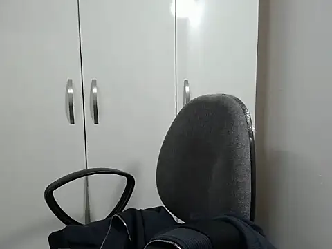 Snapshot of Love_bug15 chatting on 17, 12, 2024 Love bug15 online show from 17, 12, 2024