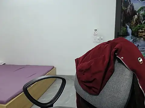 Snapshot of Love_bug15 chatting on 21, 12, 2024 Love bug15 online show from 21, 12, 2024