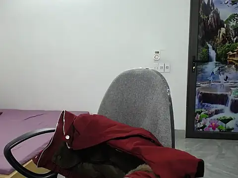 Snapshot of Love_bug15 chatting on 23, 12, 2024 Love bug15 online show from 23, 12, 2024