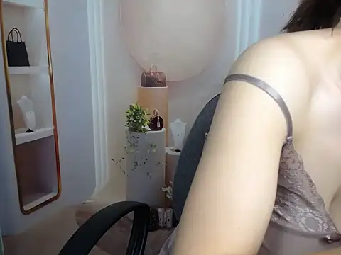 Snapshot of Love_bug15 chatting on 14, 9, 2025 Love bug15 online show from 14, 9, 2025