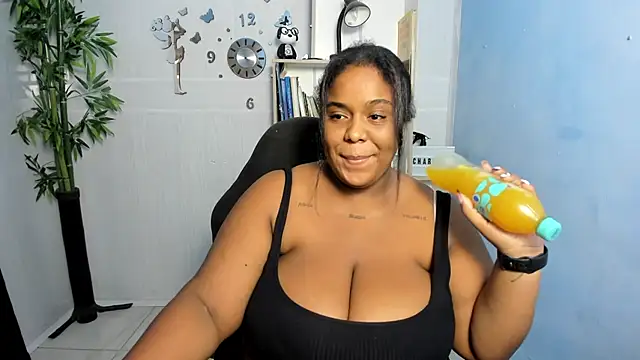 Snapshot of bbw_charlote chatting on 18, 3, 2025 bbw charlote online show from 18, 3, 2025