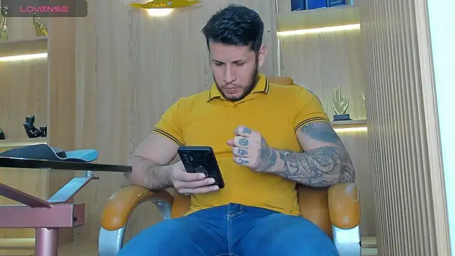 Snapshot of George_Diesell chatting on 5, 10, 2025 George Diesell online show from 5, 10, 2025