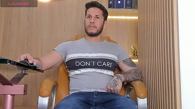 Snapshot of George_Diesell chatting on 20, 11, 2025 George Diesell online show from 20, 11, 2025