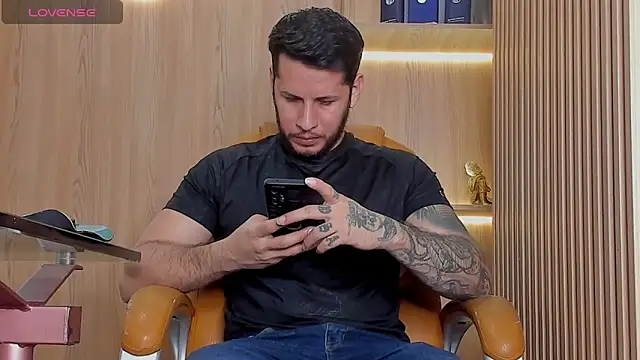 Snapshot of George_Diesell chatting on 22, 11, 2025 George Diesell online show from 22, 11, 2025