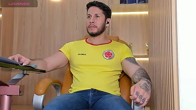 Snapshot of George_Diesell chatting on 23, 11, 2025 George Diesell online show from 23, 11, 2025