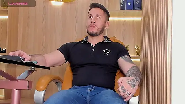 Snapshot of George_Diesell chatting on 29, 11, 2025 George Diesell online show from 29, 11, 2025