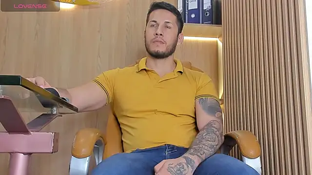 Snapshot of George_Diesell chatting on 13, 12, 2025 George Diesell online show from 13, 12, 2025