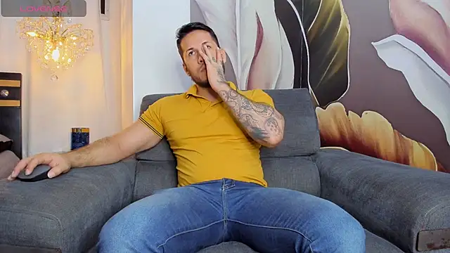 Snapshot of George_Diesell chatting on 14, 12, 2025 George Diesell online show from 14, 12, 2025