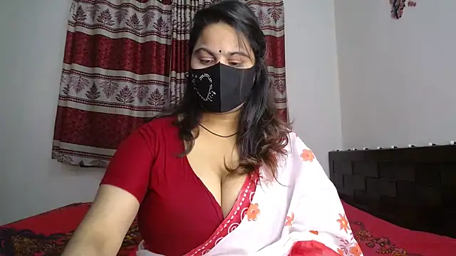 Snapshot of Dayna-36 chatting on 26, 11, 2025 Dayna-36 online show from 26, 11, 2025