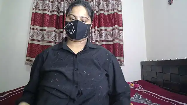 Snapshot of Dayna-36 chatting on 29, 11, 2025 Dayna-36 online show from 29, 11, 2025