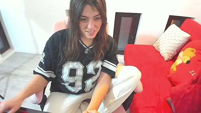 Snapshot of Dyana_Kaylinn chatting on 20, 12, 2025 Dyana Kaylinn online show from 20, 12, 2025