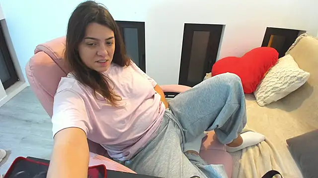 Snapshot of Dyana_Kaylinn chatting on 7, 1, 2026 Dyana Kaylinn online show from 7, 1, 2026