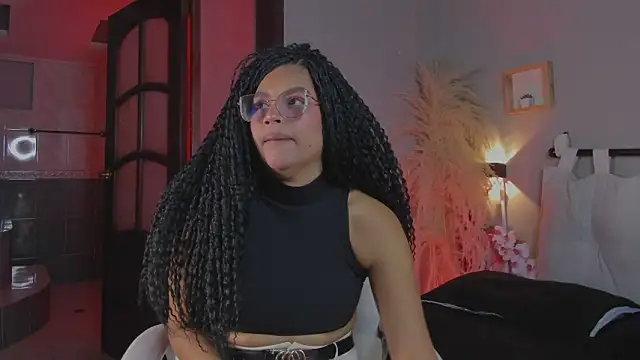 Snapshot of nayah__ chatting on 1, 2, 2025 nayah online show from 1, 2, 2025