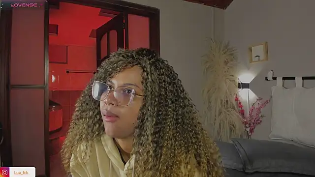 Snapshot of nayah__ chatting on 21, 2, 2025 nayah online show from 21, 2, 2025