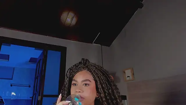 Snapshot of nayah__ chatting on 10, 10, 2025 nayah online show from 10, 10, 2025