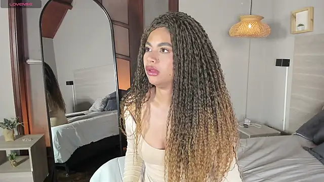 nayah   online show from 10, 4, 2026