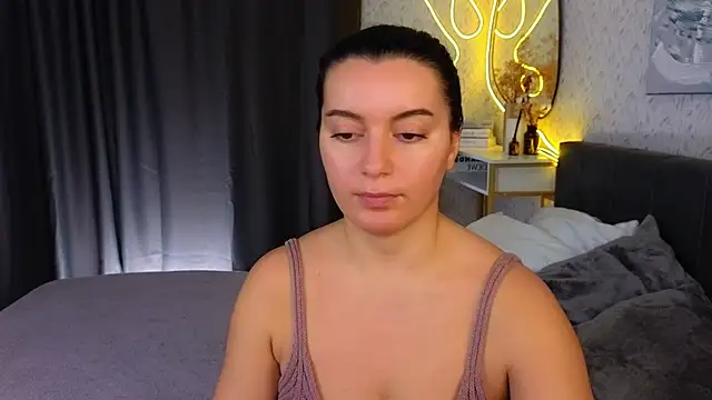Snapshot of YourSweetDream_ chatting on 5, 2, 2025 YourSweetDream online show from 5, 2, 2025