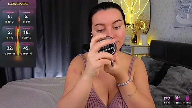 Snapshot of YourSweetDream_ chatting on 22, 2, 2025 YourSweetDream online show from 22, 2, 2025