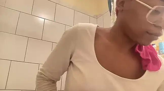 MommyConfident online show from 24, 1, 2025